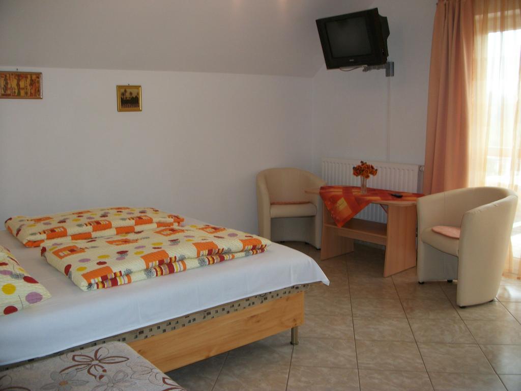Eden Vendeghaz Hotel Miskolc Buitenkant foto