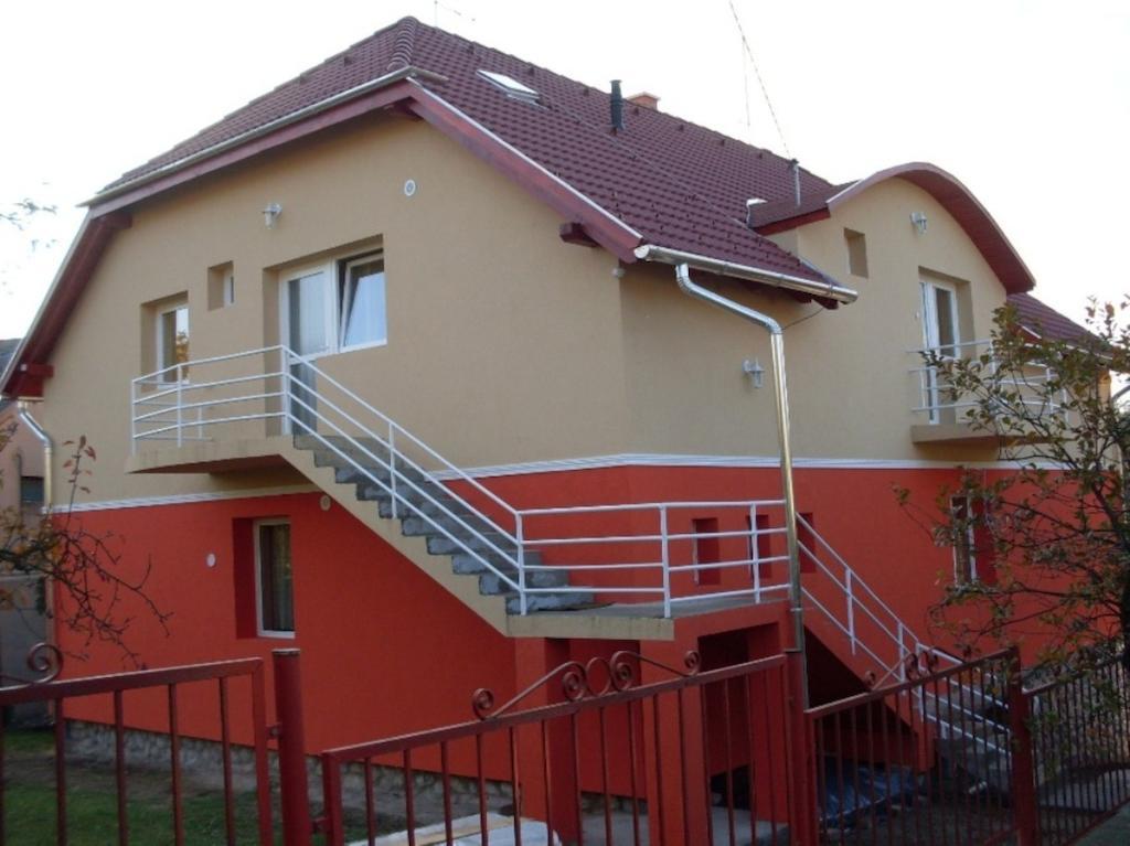 Eden Vendeghaz Hotel Miskolc Buitenkant foto